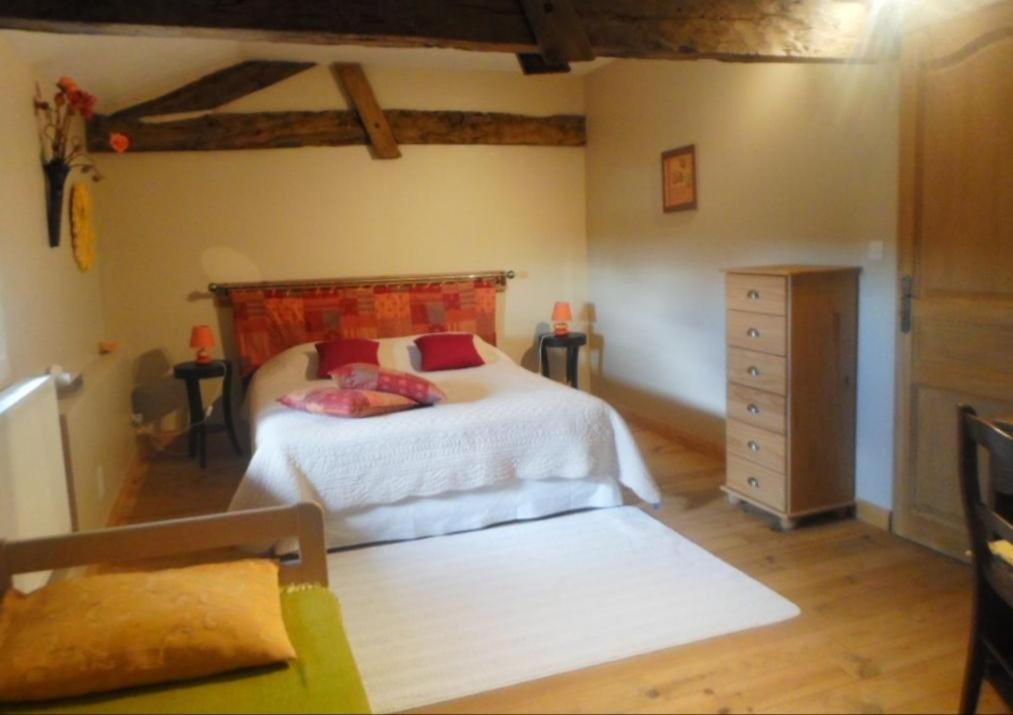 Chambres D'Hotes Du Bernes Nomdieu Exteriör bild